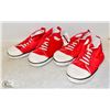 Image 1 : 2 PAIRS OF KIDS SNEAKER SLIPPERS