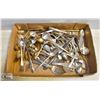 Image 1 : FLAT OF ANTIQUE CUTLERY