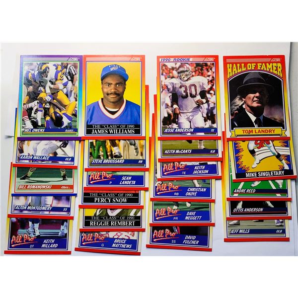 15) LOT OF 22 SCORE 1990 NFL TRADING CARDS.