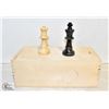 Image 1 : VINTAGE WOODEN CHESS FIGURES