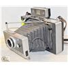 Image 1 : VINTAGE POLAROID AUTOMATIC 100 LAND CAMERA