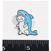 Image 1 : NEW KITTY GIVING A SHARK AND PIG BACK LAPEL PIN