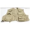 Image 1 : AUSABLE DEEP WADER FLY FISHING VEST SIZE: M