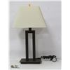 Image 1 : METAL TABLE LAMP
