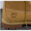 Image 2 : FLOOR MODEL SIZE 10 TIMBERLAND WHEAT NUBUCK BOOTS