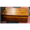 Image 1 : SOLID WOOD CHEST WITH A HINGED LID