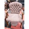 Image 2 : VINTAGE 5 PC SITTING ROOM SET INCLUDES 3 CHAIRS
