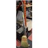 Image 1 : BUNDLE OF YARD/GARDEN TOOLS