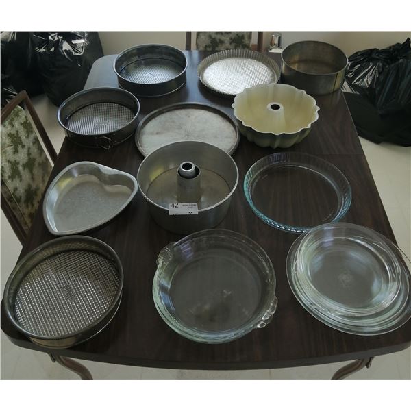 Assorted Bakeware