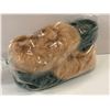 Image 2 : Pair of handcrafted fur-lined moccasins - green & tan, size 7 (Made at Hutterite Colony Manitoba Can