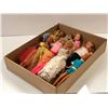 Image 2 : Box of 8 vintage Barbie dolls