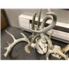 Image 2 : Group of 3 sun-bleached deer antlers