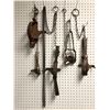 Image 1 : Group of 5 vintage assorted animal leg-hold traps