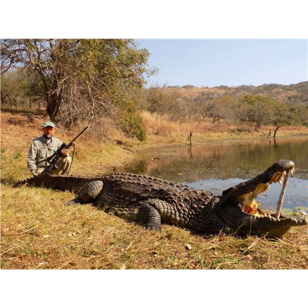 THORMAHLEN: 10-Day Crocodile Hunt for One Hunter and One Non-Hunter in South Africa - Includes Troph