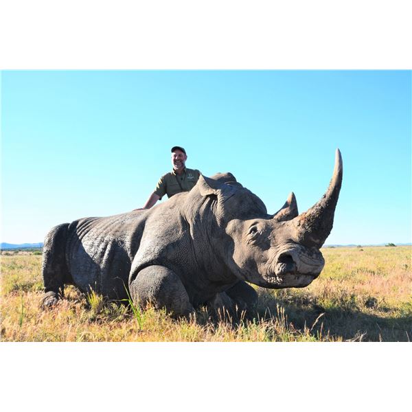 TAM SAFARIS: 7-Day DARTED White Rhino Hunt for One Hunter and One Non-Hunter in Eastern Cape, South