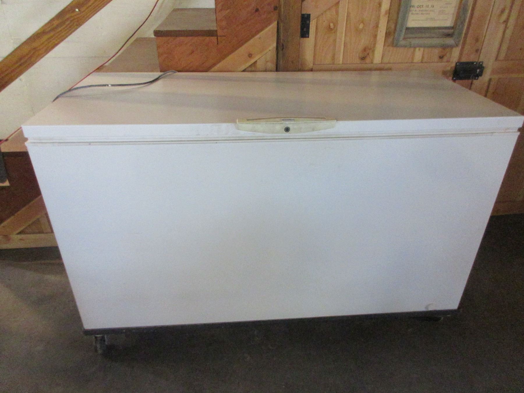 Kenmore Heavy Duty Commercial Chest Freezer On Wheels Works Good 35"H