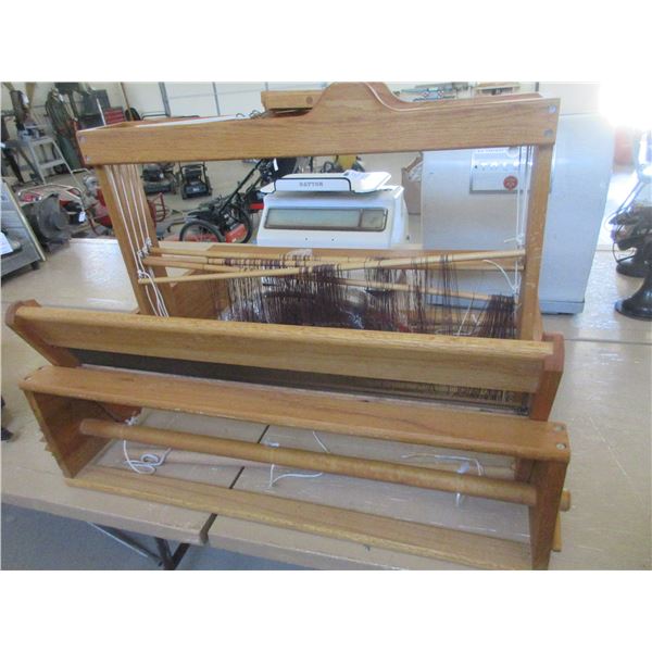 Contemporary Loom- Accessories- Yarn- Very Good Condition- 23"H X 34"W X 27"D