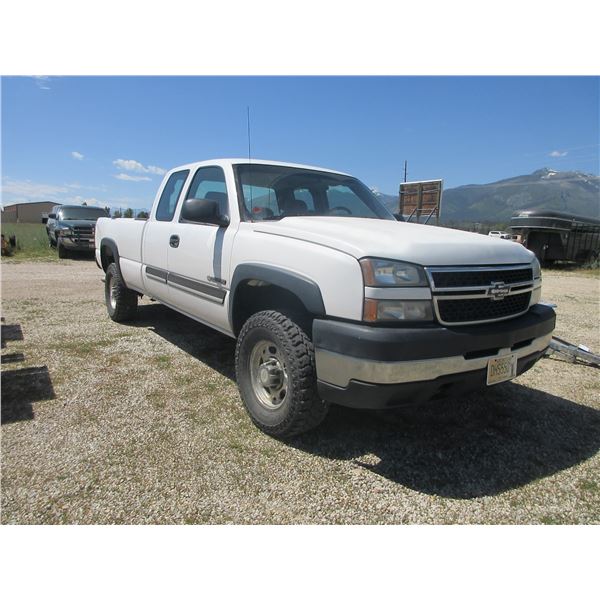 2007 Chevy 2500 HD Pickup 2WD 29244 Miles Automatic Pretty Clean