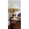 Image 12 : Side table, lamp and more, cat C