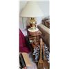 Image 1 : Side table, lamp and more, cat C