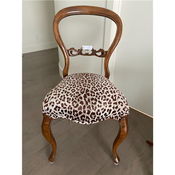 Antique parlour Chair