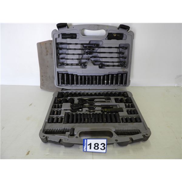 (108 piece set) Stanley tool kit complete, 1/4" and 3/8" drive (like new)