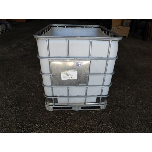 1000L Plastic tote and cage with top open/cut off