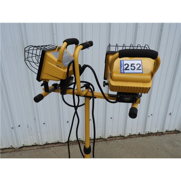 Tripod Halogen light,  carry lamp halogen - both need bulbs