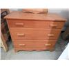 Image 3 : Solid maple dresser 40"W x 19"D x 31"H- heavy, 3 drawers with mirror 29"H x 21"W