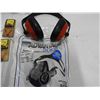 Image 4 : (1) pair new gloves, (10) experienced mouse traps, hearing protection, respirator and cartridges (ne
