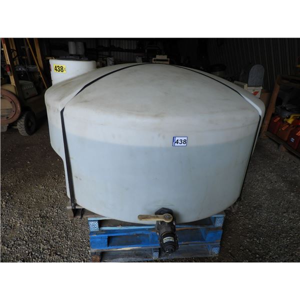 420 gal Truck box water tank fits between wheel wells 68" W top x 50" W base x 36" H, 1.6 m3, 2" bul