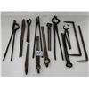 Image 1 : (13 pieces) Blacksmith tools assorted tongs etc