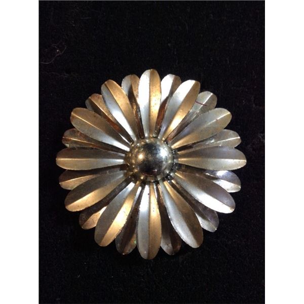 Flower brooch pin