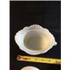 Image 2 : Vintage swan milk glass chip in lid