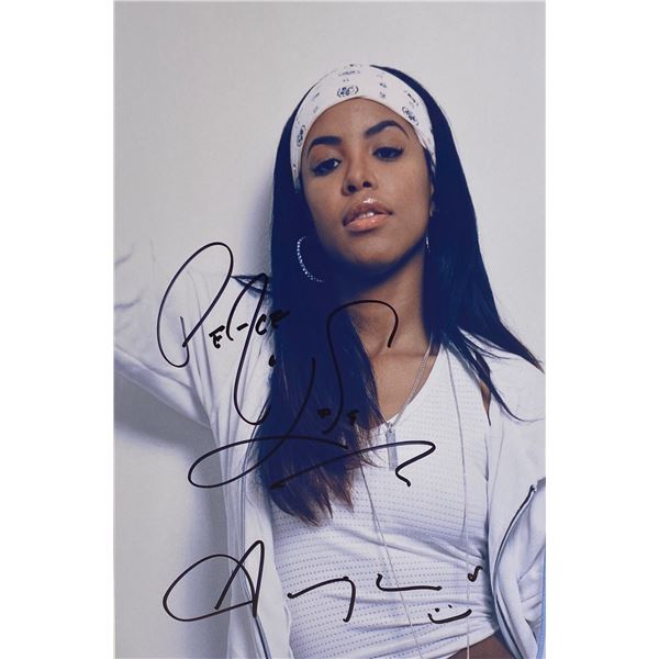Autograph Signed  Aaliyah Photo