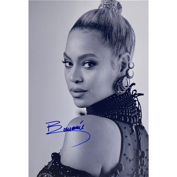 Autograph Signed  Beyonce Photo