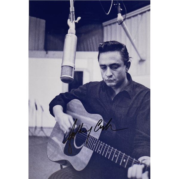 Autograph Signed  Johnny Cash Photo