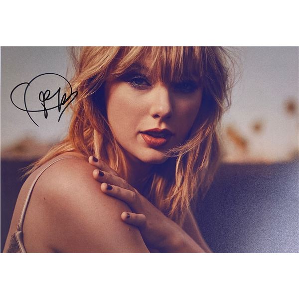 Autograph Signed  Taylor Swift Photo
