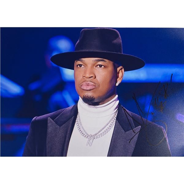 Autograph Signed  Ne-Yo Photo