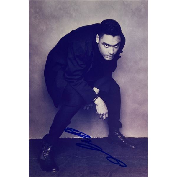 Autograph Signed Regé-Jean Page Photo