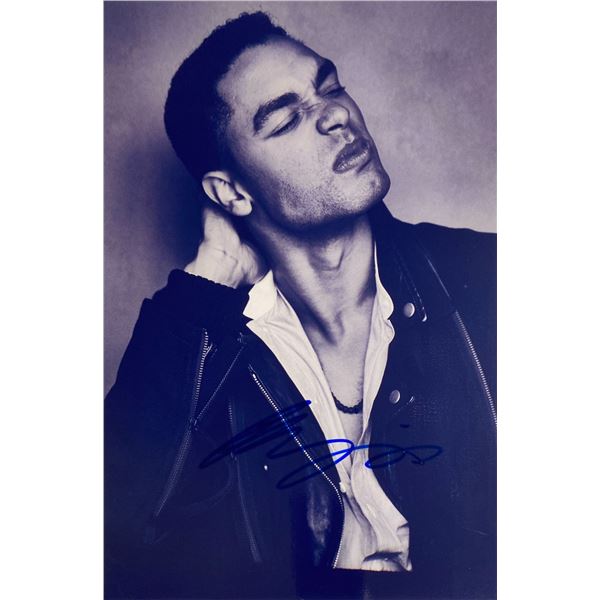 Autograph Signed Regé-Jean Page Photo