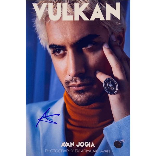 Autograph Signed  Avan Jogia Photo