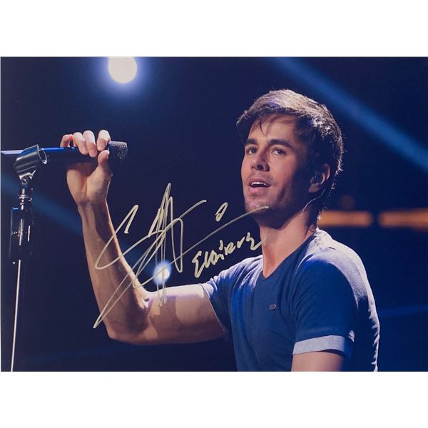 Autograph Signed  Enrique Iglesias Photo