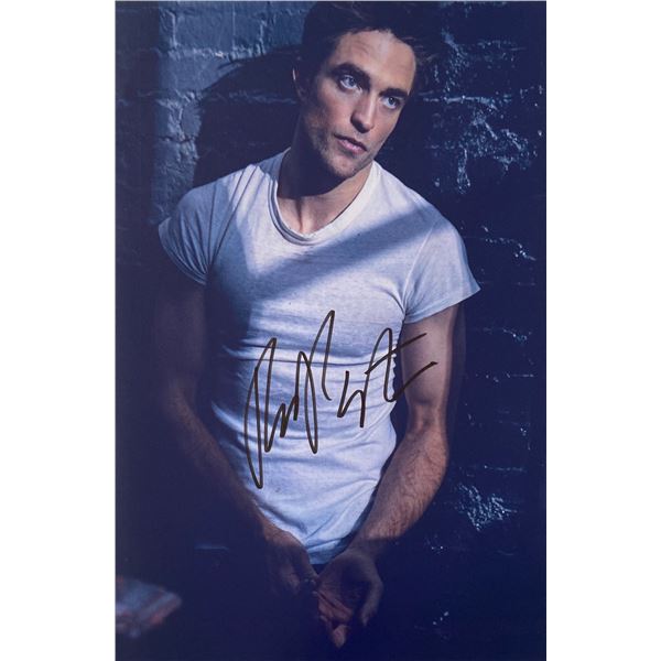 Autograph Signed  Robert Pattinson Photo