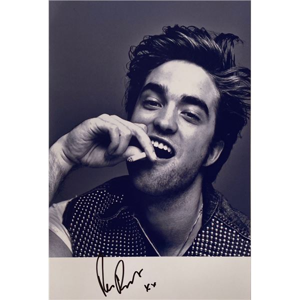 Autograph Signed  Robert Pattinson Photo