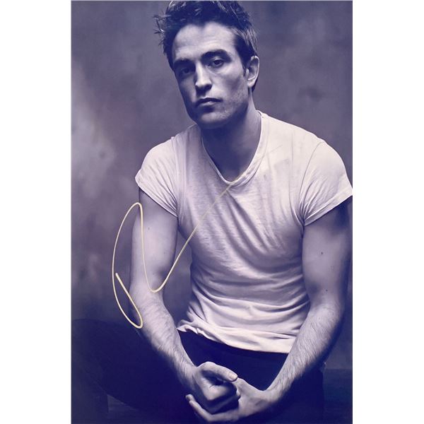 Autograph Signed  Robert Pattinson Photo