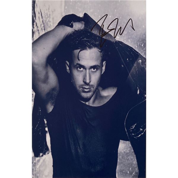 Autograph Signed  Ryan Gosling Photo