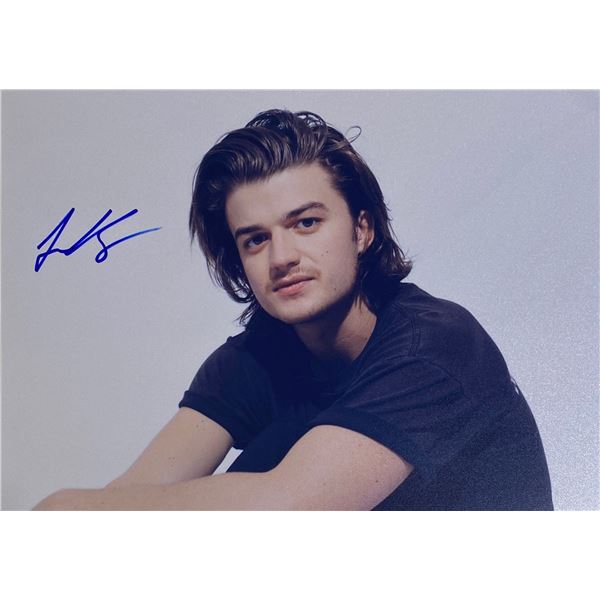 Autograph Signed  Dustin Henderson Photo