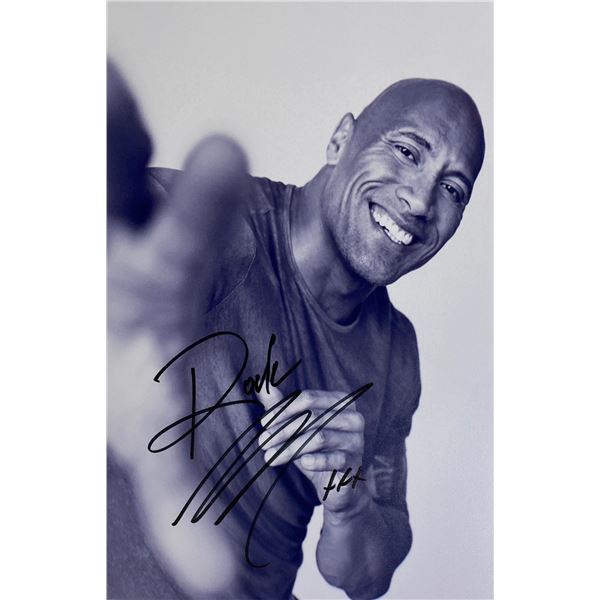 Autograph Signed  Dwayne Johnson Photo