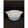 Image 8 : A Lot of 2 Cooking Books and A Pirex 11" Diameter Casserole Dish
